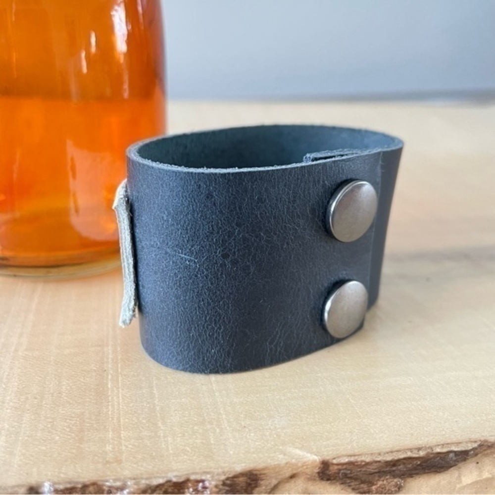 $49 SALE Handmade Leather Cuff Bracelet 7” Dark Blue White Gunmetal Men Women - Picture 6 of 8